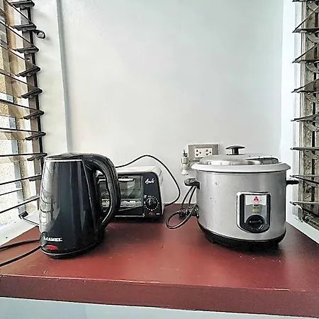 Budget 2 Bedroom With Free Parking Near Naia